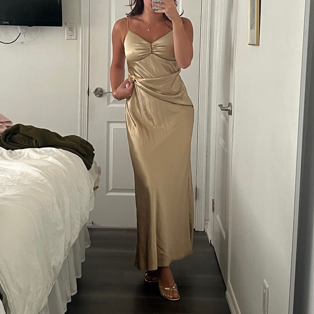 Elegant Gold Maxi Dress - Picture 1 of 4